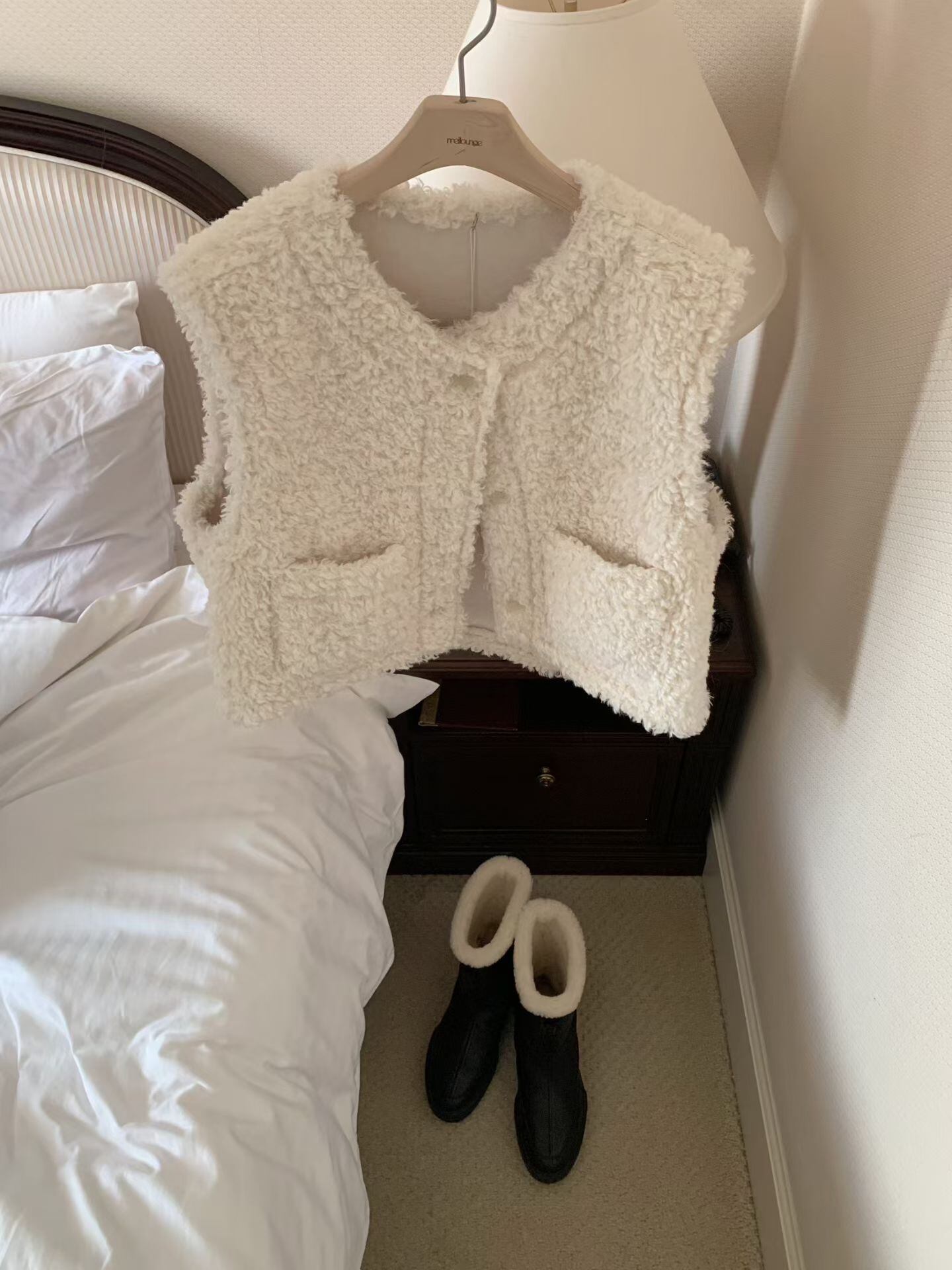 (予約)mellounge / Pony far vest / 2color