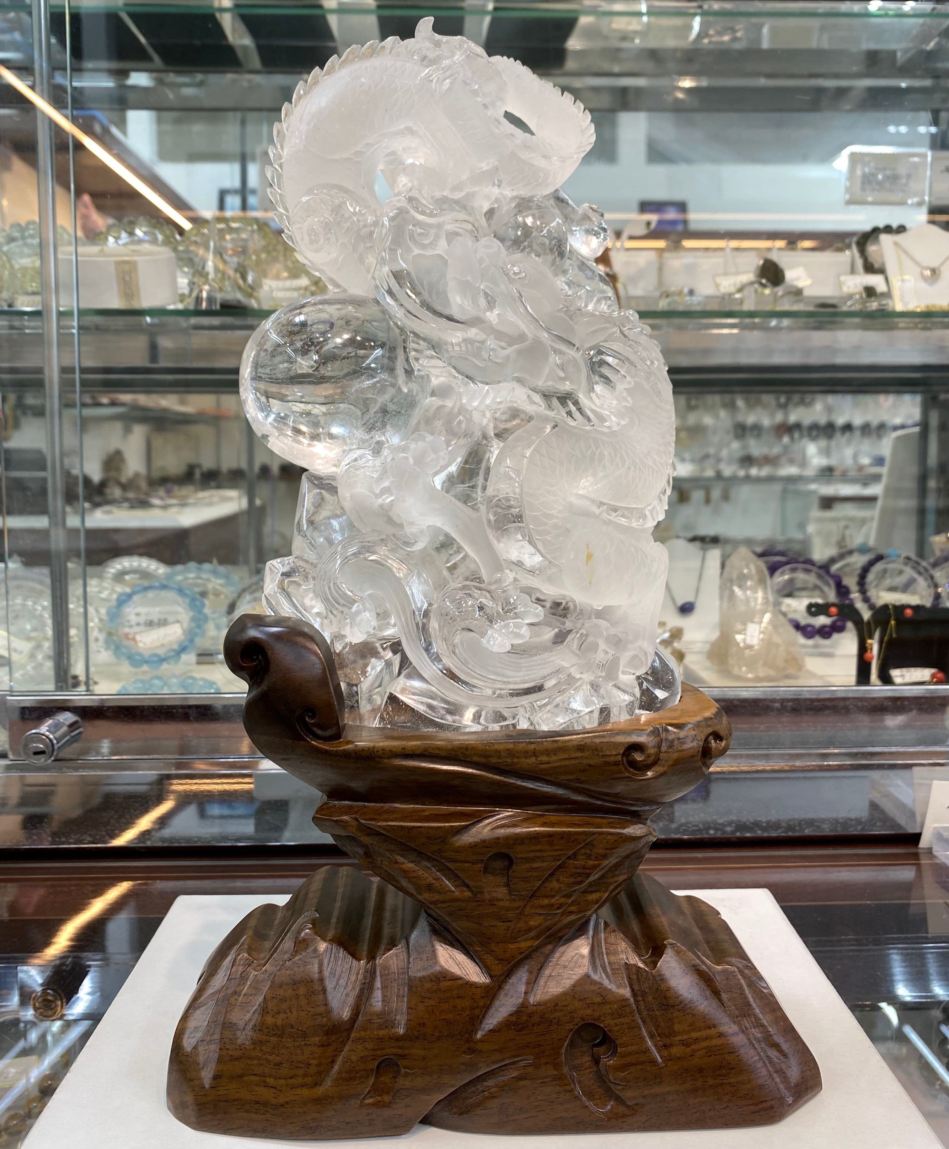 厳選 水晶昇龍 透かし彫り 巨大水晶龍 虹入り！ブラックルチル入り水晶