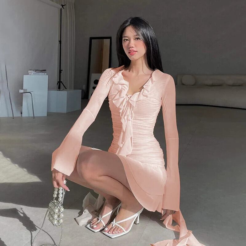 新作】【送料無料】 TARUXY 包帯ひだミニドレス女性のための V ネック