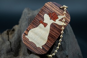 【王室御用達 】キングウッド ドッグタグ 象嵌 三月ウサギ