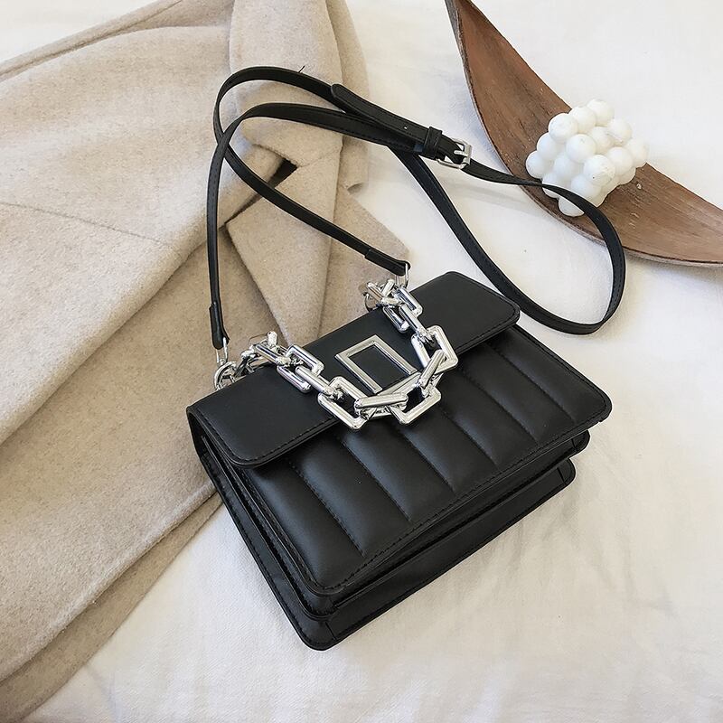 オータムウィンターチェーン ワンショルダーレッド 秋物 冬物 スクウェア メッセンジャーバッグ Tiancai_Wing_Bag12517144384