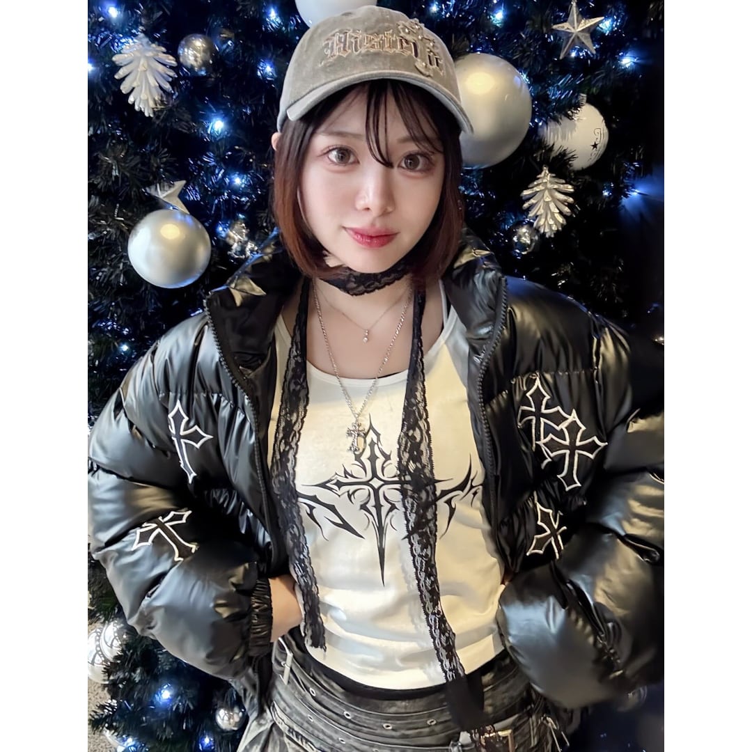 未使用タグ付 フェンディ ライトアウター ブルゾン 花柄 総柄 38 黒 フェンディ(FENDI)フェンディ ダウンジャケット 衣料品 アウター