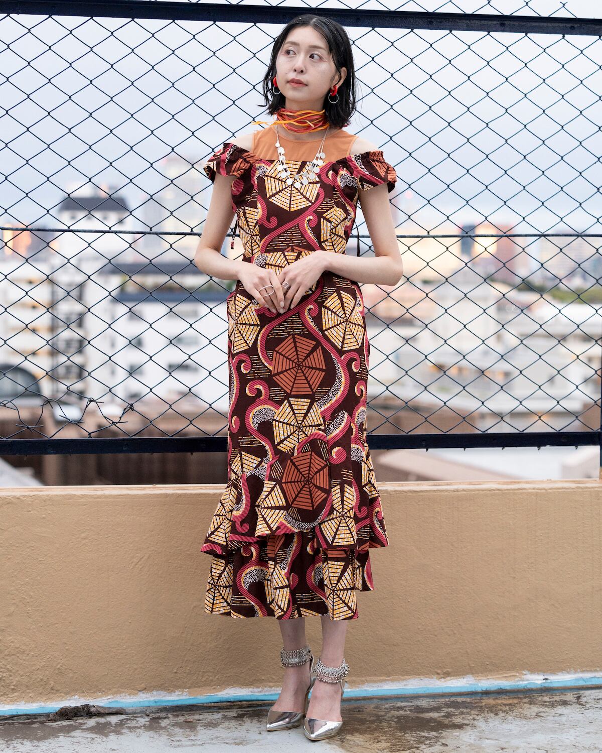 アフリカン　ワンピース　フリル襟 アシンメトリーフリルワンピース ブラウン・オレンジ・イエロー