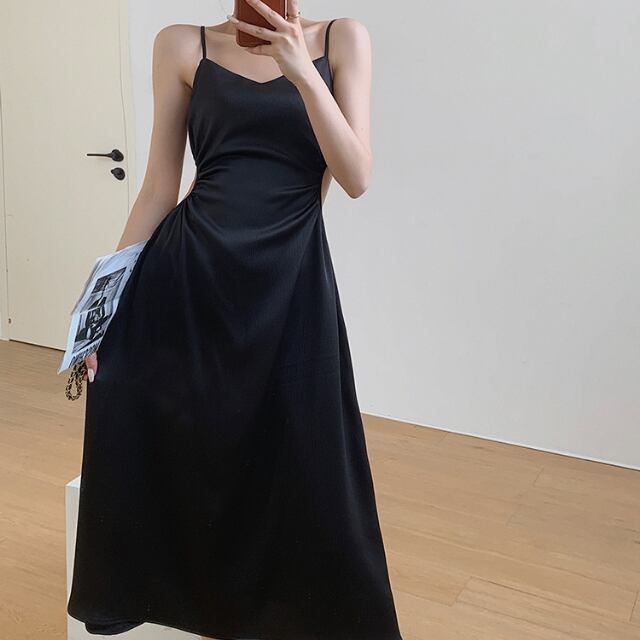 【予約販売】ワンピース レディース 華奢 スリット キャミワンピ 背中見せ 肌見せ ブラック 黒 オフホワイト セクシー お呼ばれ 結婚式 ドレス きれいめ ワンピ 大人可愛い エレガント おしゃれ こなれ感 韓国 S/M/L