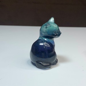 りんご×ちょこんと座っている可愛いねこさん・フローライトねこ