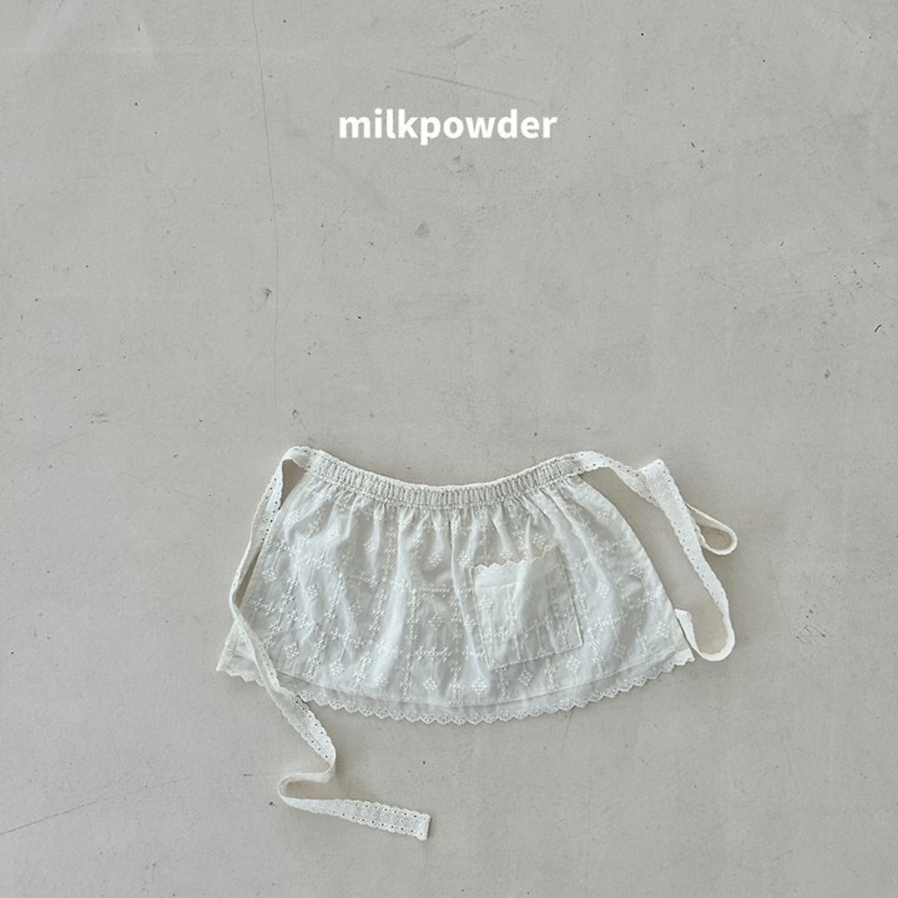 韓国子供服 / 26Autumn / 〖取寄〗milkpowder / ミミエプロン / 女子服 *Free*