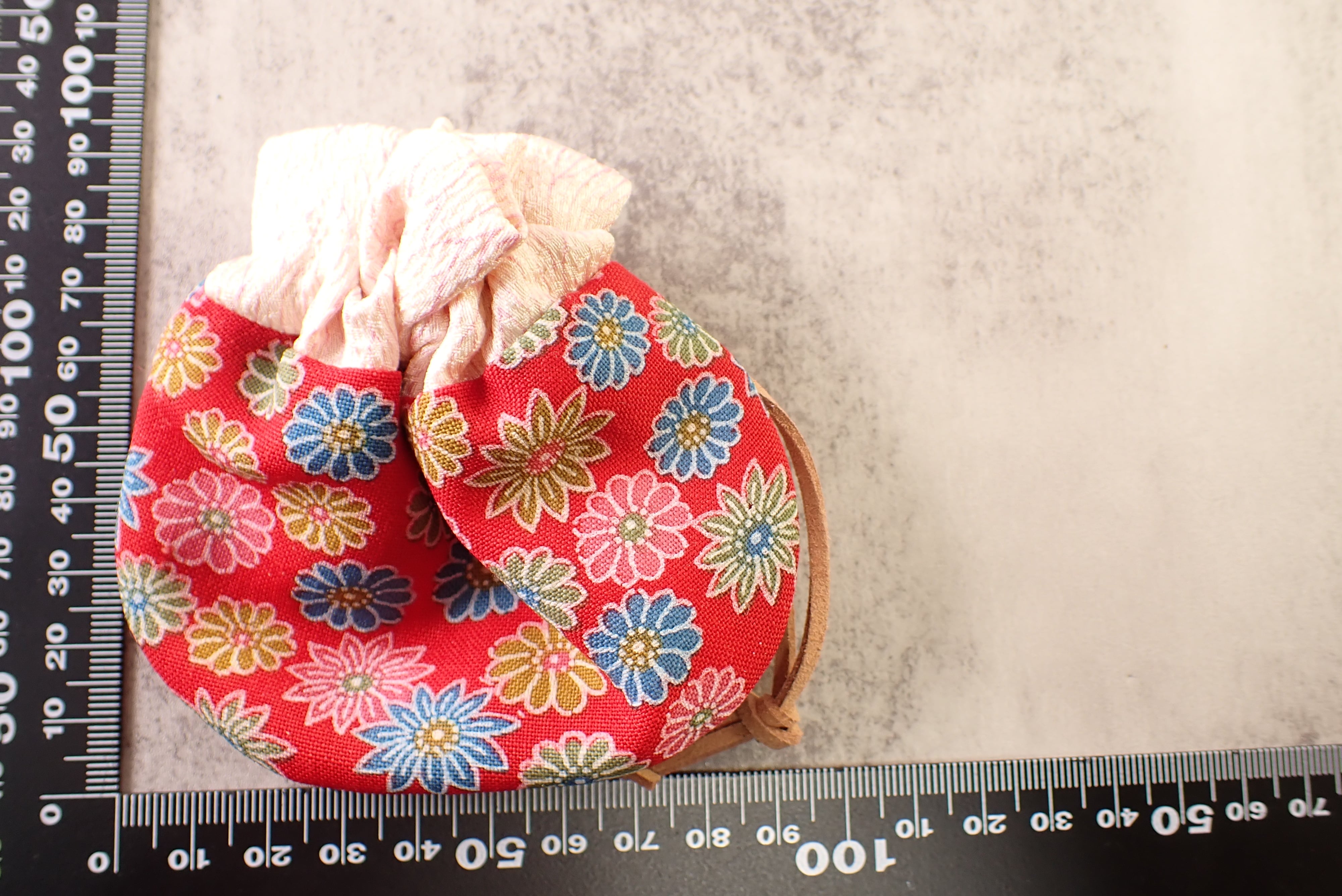 【未開封・未使用】日本紅　小町紅　紅お猪口　巾着セット 定期便利用者様限定】巾着袋 [D12-62] | differencee(ディファレンシー)