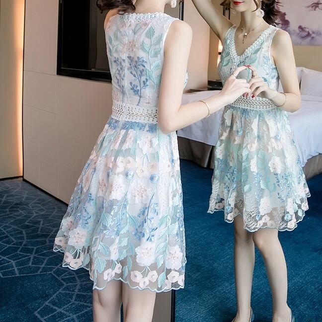 ワンピース レディース パーティードレス ワンピドレス ショート ショート丈 フレアワンピース 膝上 ノースリーブ Vネック フレア スリム 細身 Aライン フローラル ウエストマーク かわいい 大人可愛い きれいめ 上品 おしゃれ お洒落 花柄 大人女子 ラブリー キュート ガーリー セクシー エレガント 主役級 存在感 夏 謝恩会 結婚式 二次会 10代 20代 30代 デート 女子会 パーティー イベント ホテル レストラン 韓国 韓国系 送料無料 モテ コケティッシュ 妖精 フラワープリント
