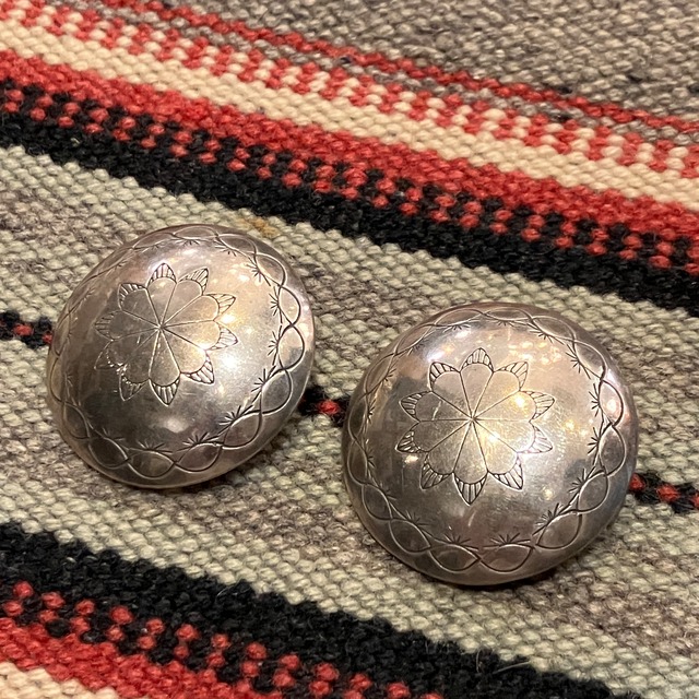 NAVAJO SILVER EARRING