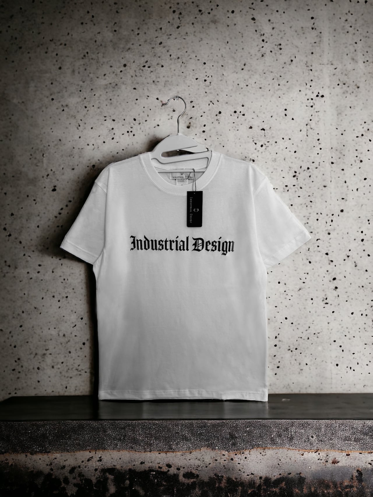 ID Black Letter Tシャツ (white) | 【 I DESIGN】アイ・デザイン公式
