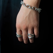Karen silver , ring