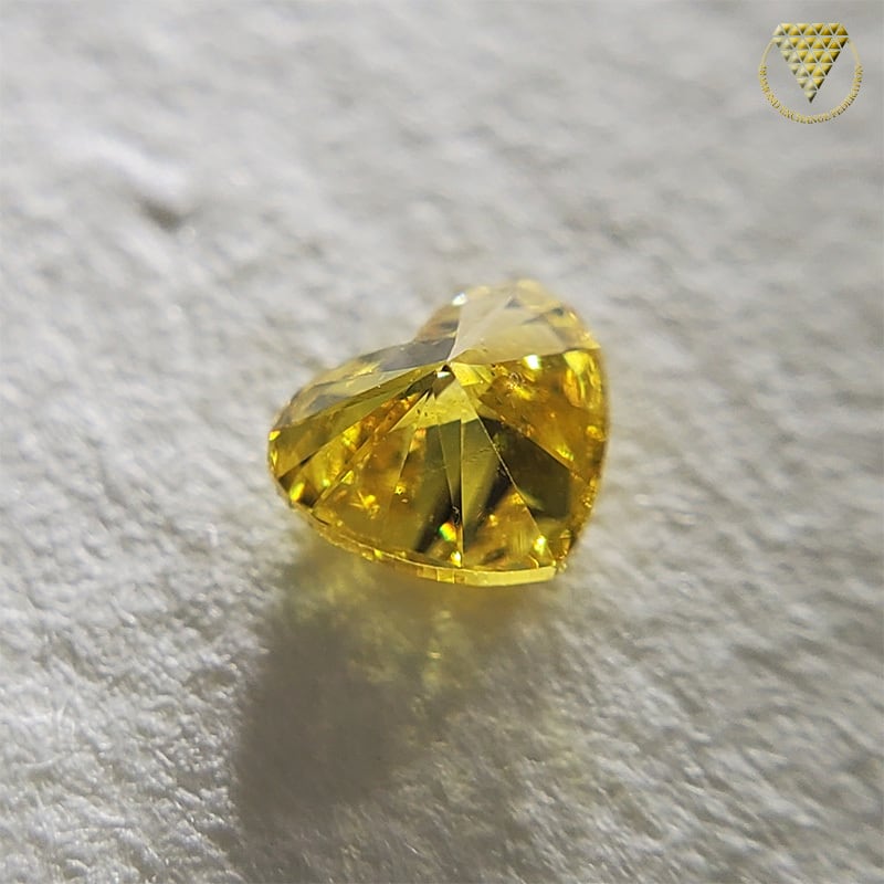 イェローダイヤモンドルース/ F.D.B.G.YELLOW/ 0.381 ct.