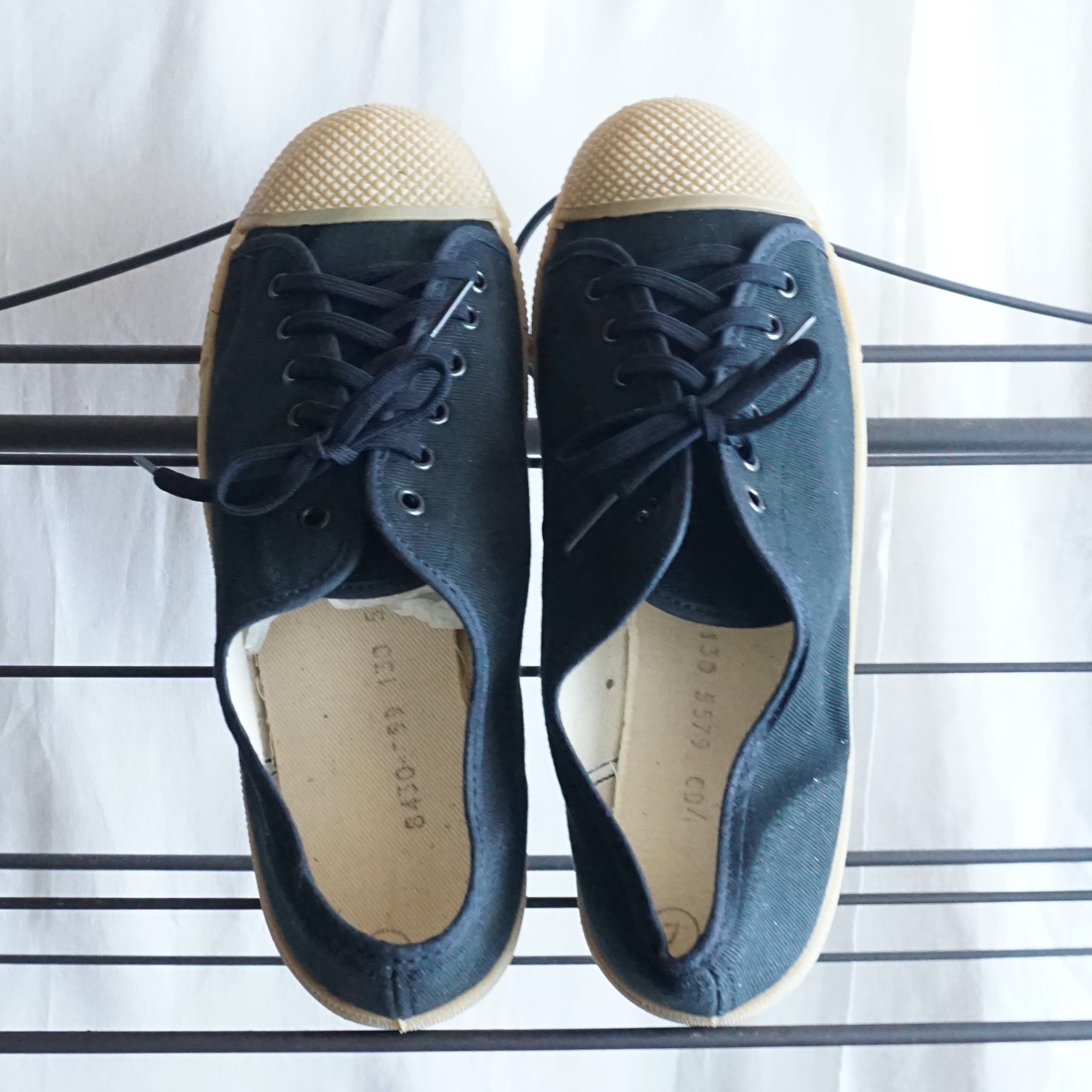 イギリス軍ロイヤルネイビー キャンバススニーカー(DEAD STOCK) 80's UK [C1343] | 古着屋ベルエキップ (BELLE  EQUIPE) ユーロ古着 ヨーロッパ古着