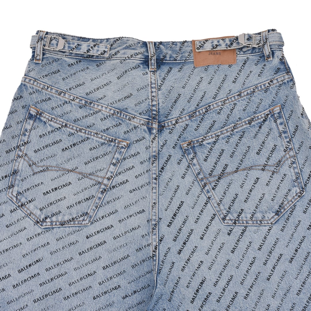 BALENCIAGA】Skater Shorts(ICE BLUE) | AYIN