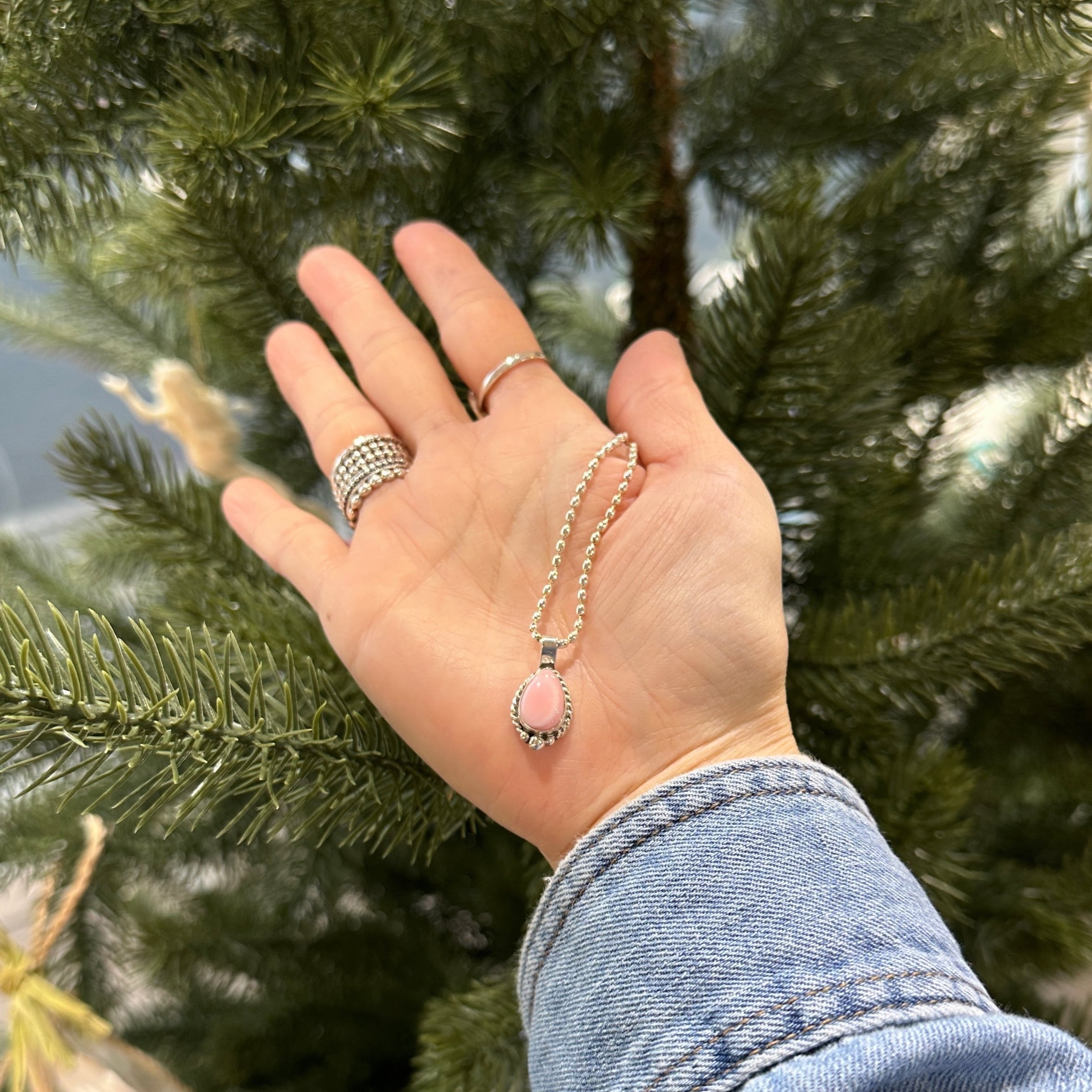 Indian Jewelry 》ドロップ型 コンクシェル ペンダント ネックレス