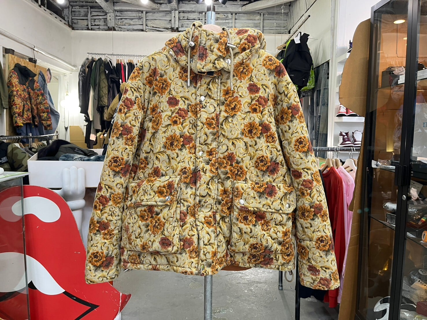 MLVINCE FLORAL PUFFER JACKET BEIGE LARGE 31475 | BRAND BUYERS OSAKA