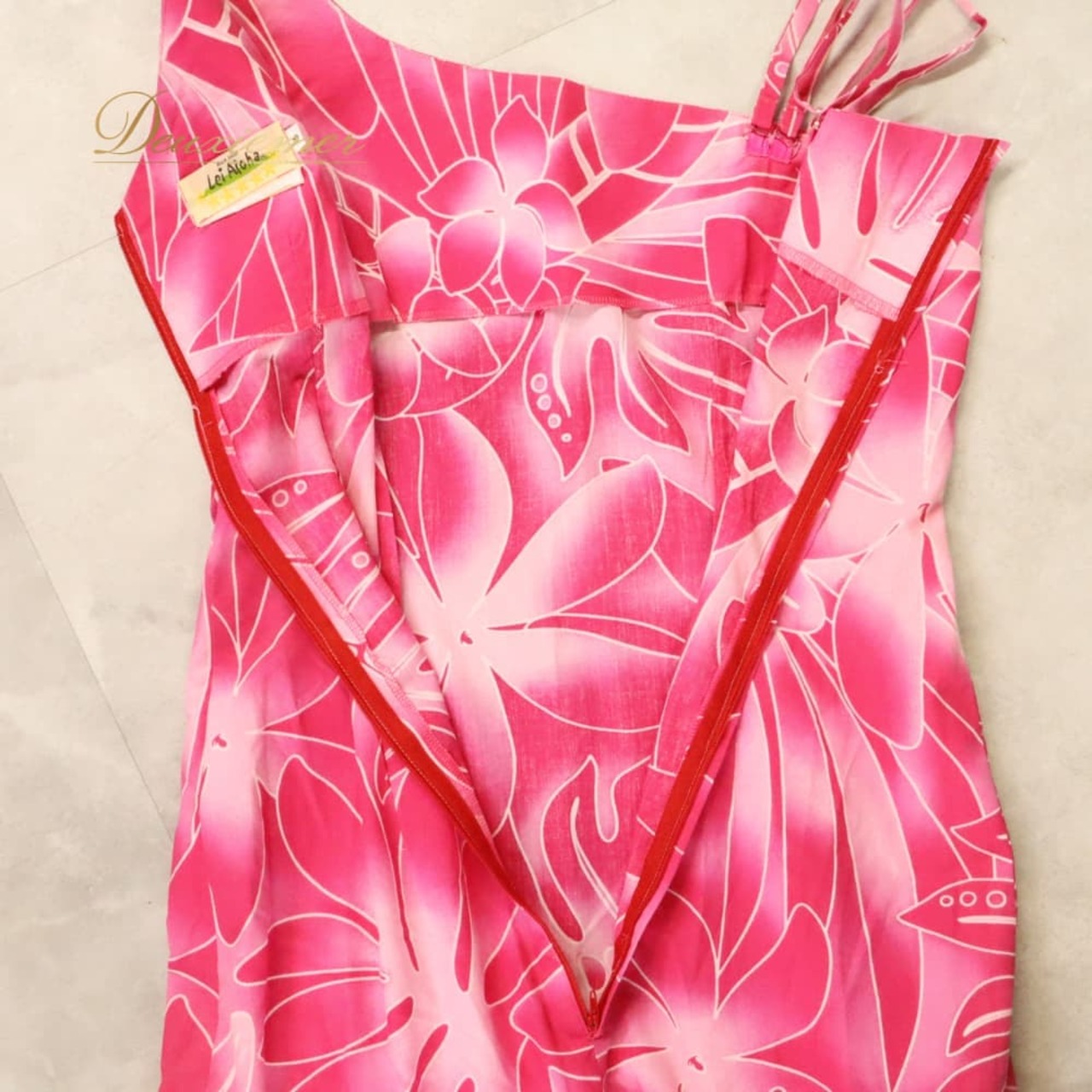 フラダンス 衣装 Lei Aloha レイアロハ ワンピース ドレス ピンク系 ティアレ柄 モンステラ柄 花柄 植物柄 ハワイアンプリント ハワイアン アロハ フラ ダンス レッスン 練習 ハワイアンダンス キャミソールドレス フリル フレアスカート ホワイト系 白 華やか 鮮やか かわいい おしゃれ