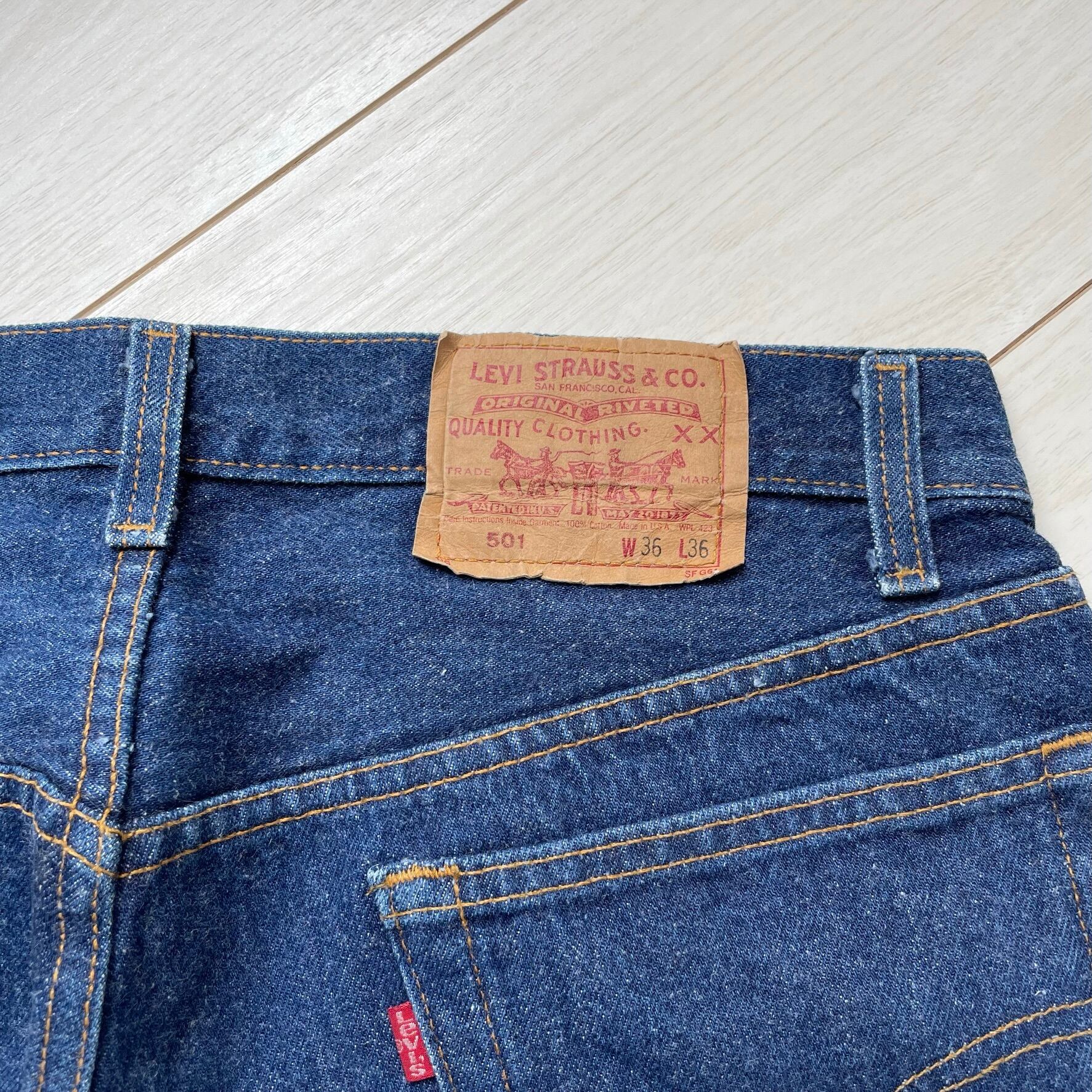 w36 USA製 88年製 80s 90s ビンテージ Levi's 501 濃いめ デニムパンツ ...