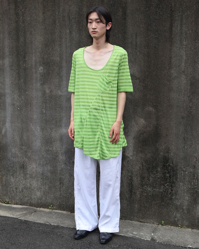 over size design boarder Tee