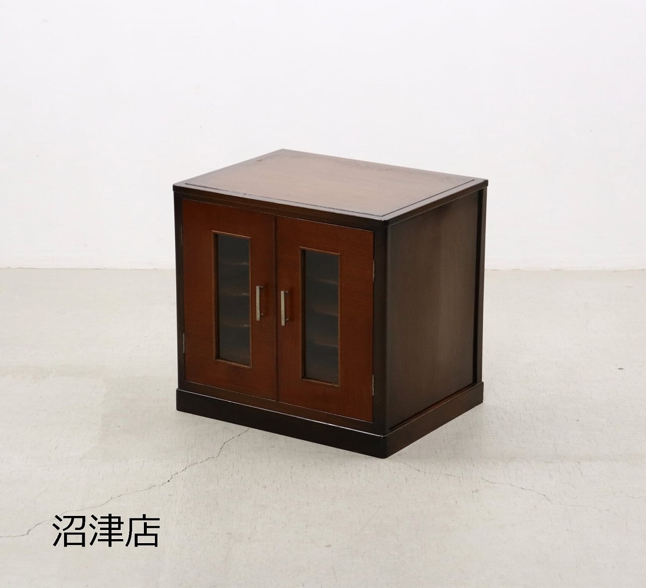 沼津店】レトロ クラシカル レコードラック キャビネット 収納 沼津店】レトロ クラシカル レコードラック キャビネット 収納