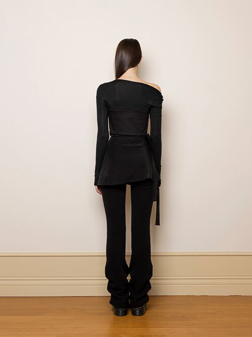 NOT YOUR ROSE] Ivy top (Black) | もごつ