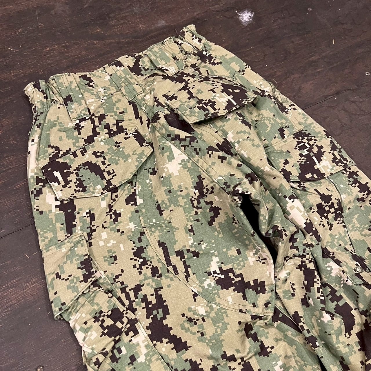 米軍 実物 カーゴパンツ デジカモ USN ミリタリー 迷彩 グリーン W64cm