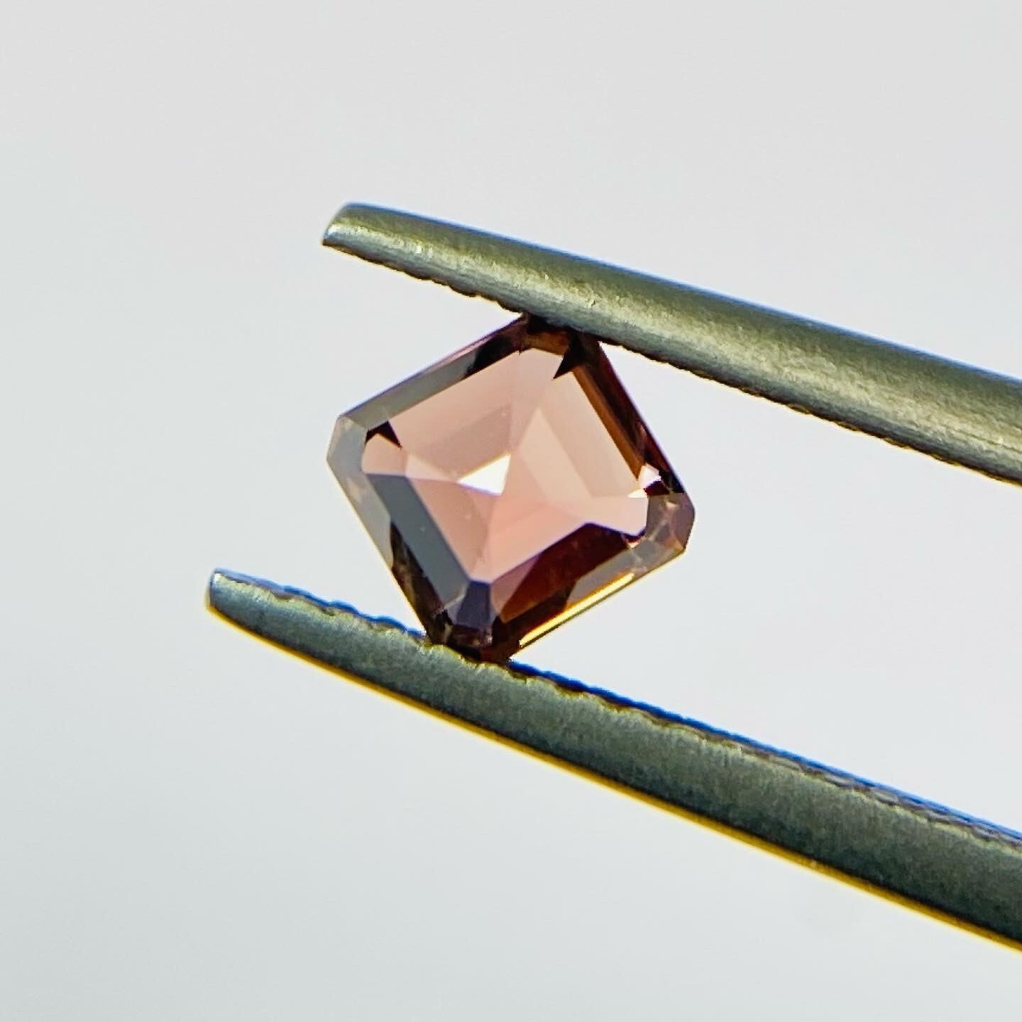 大人ロゼカラー ピンクジルコン