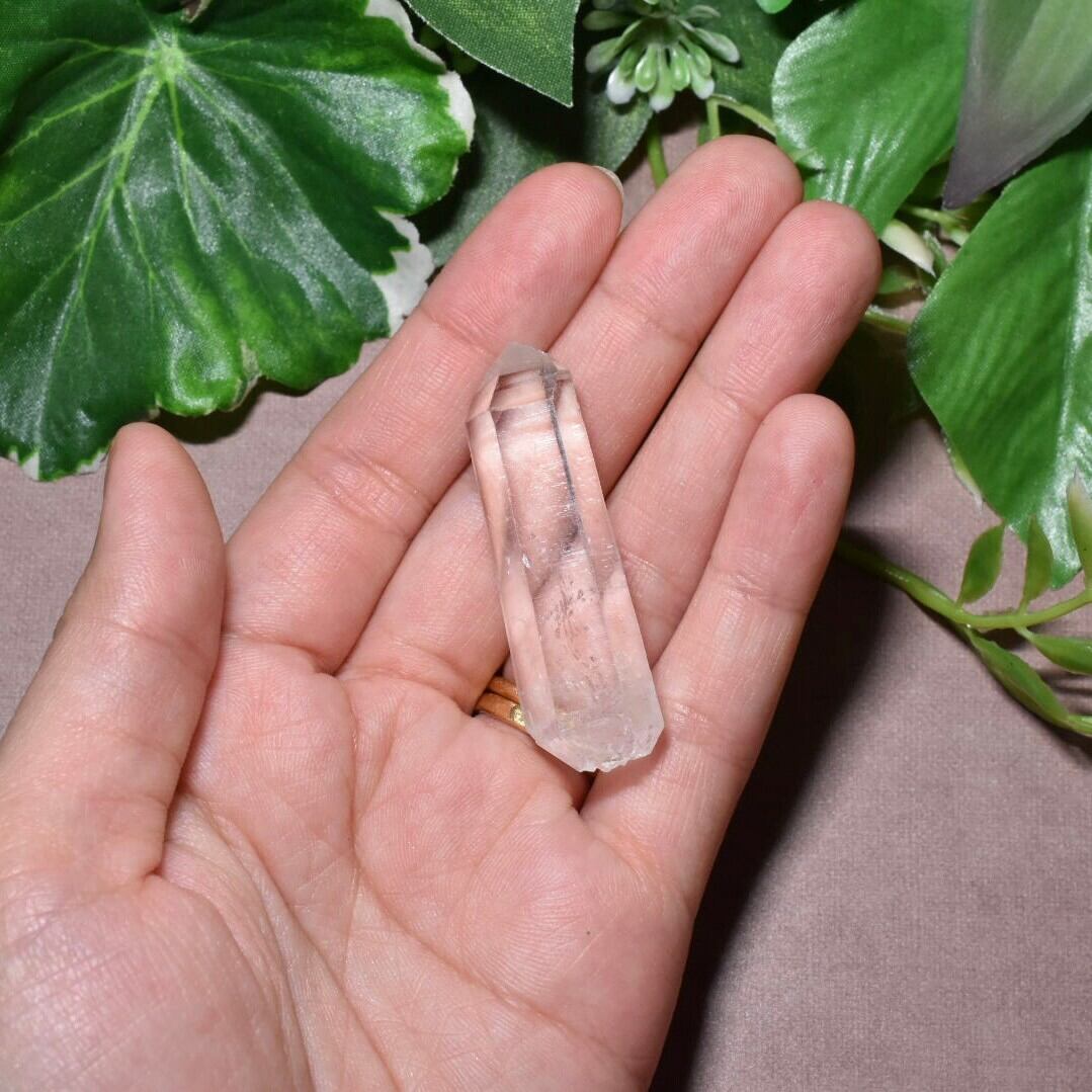 インド　マニカラン水晶ポイント　139g 透明ピンク　天然石 水晶 ポイント インド・マニカラン産 HQG13 | PAY ID