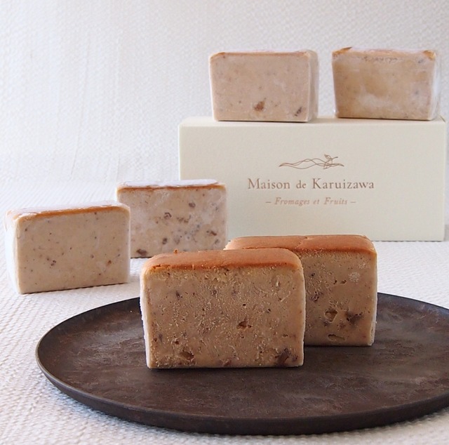 Rêve de Fromage - Fraise et fruits（レーヴ・ド・フロマージュ - いちごと果実たち：テリーヌ型タイプ、BOX入り 6P） 画像