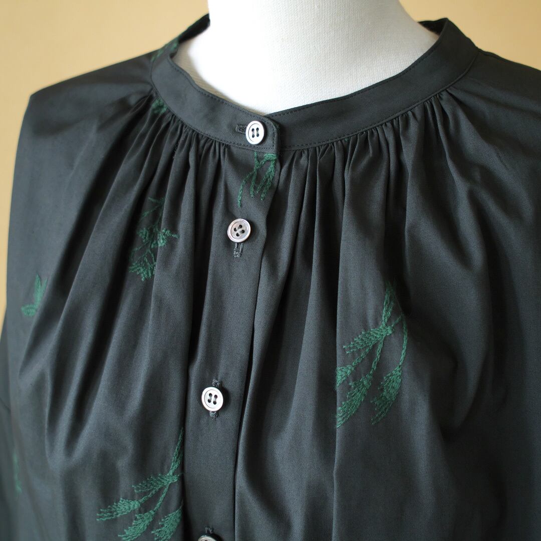 atelier naruse アトリエナルセ コットン winter plants ブラウス・チャコール