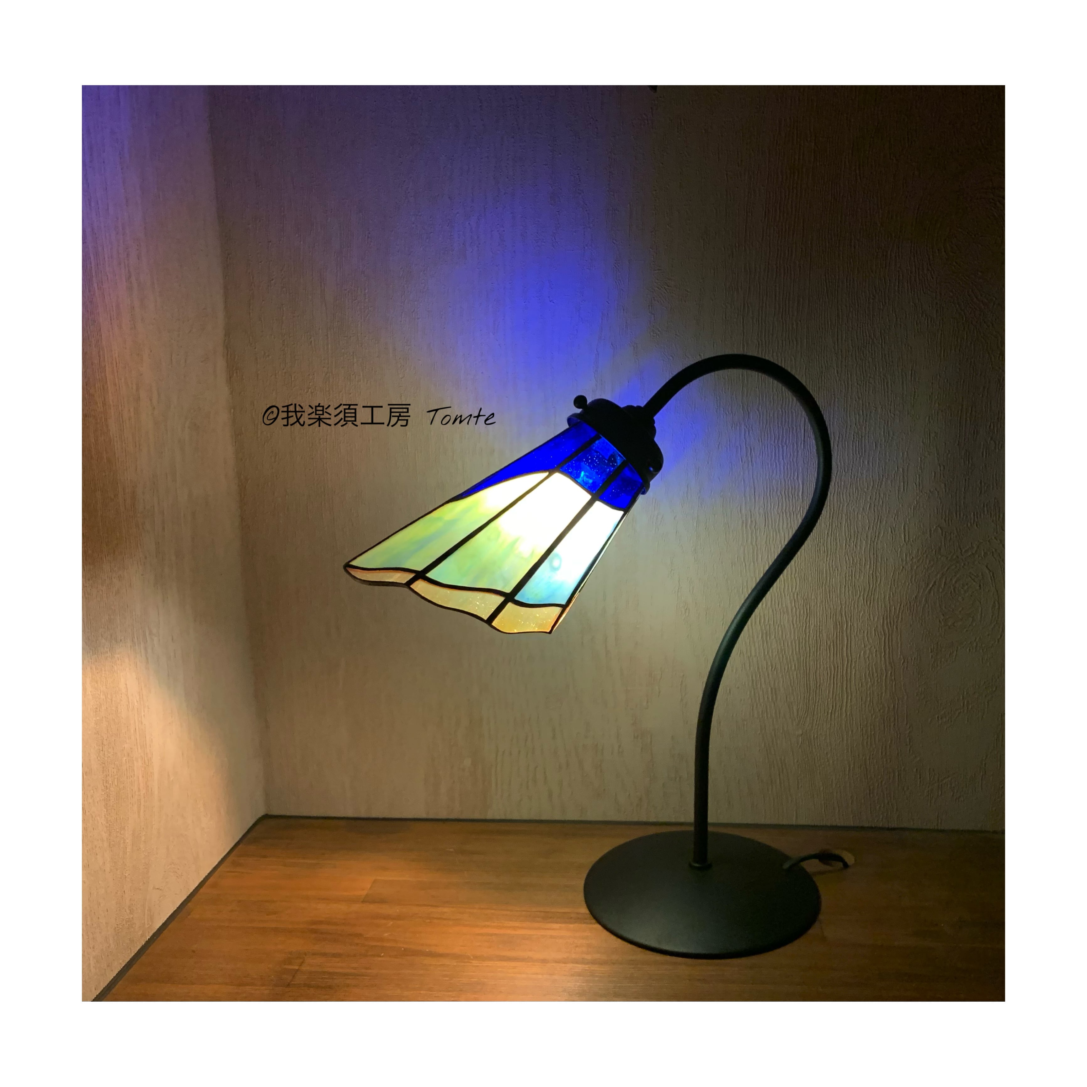 ステンドグラス　ルームランプ　ジグザグ支柱　個性的　レトロ　スタンドライト　In eb69a569d40316ac3d3880391d4559
