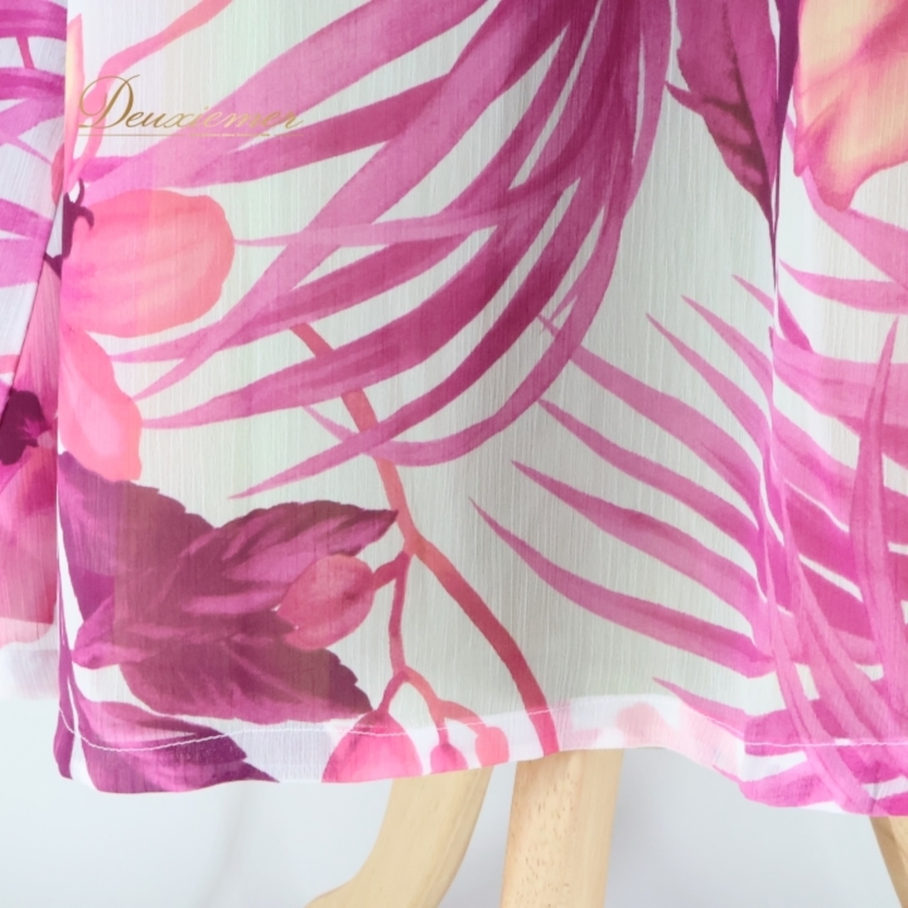 フラダンス 衣装 ワンピース ドレス u'ino! ハワイ製 パープル系 ベロア ノースリーブ 花柄 異素材 かわいい 華やか 鮮やか 明るい 上品 きれい 紫 白 ピンク ハワイアン アロハ ハワイアンプリント フラ ダンス レッスン 練習 エレガント