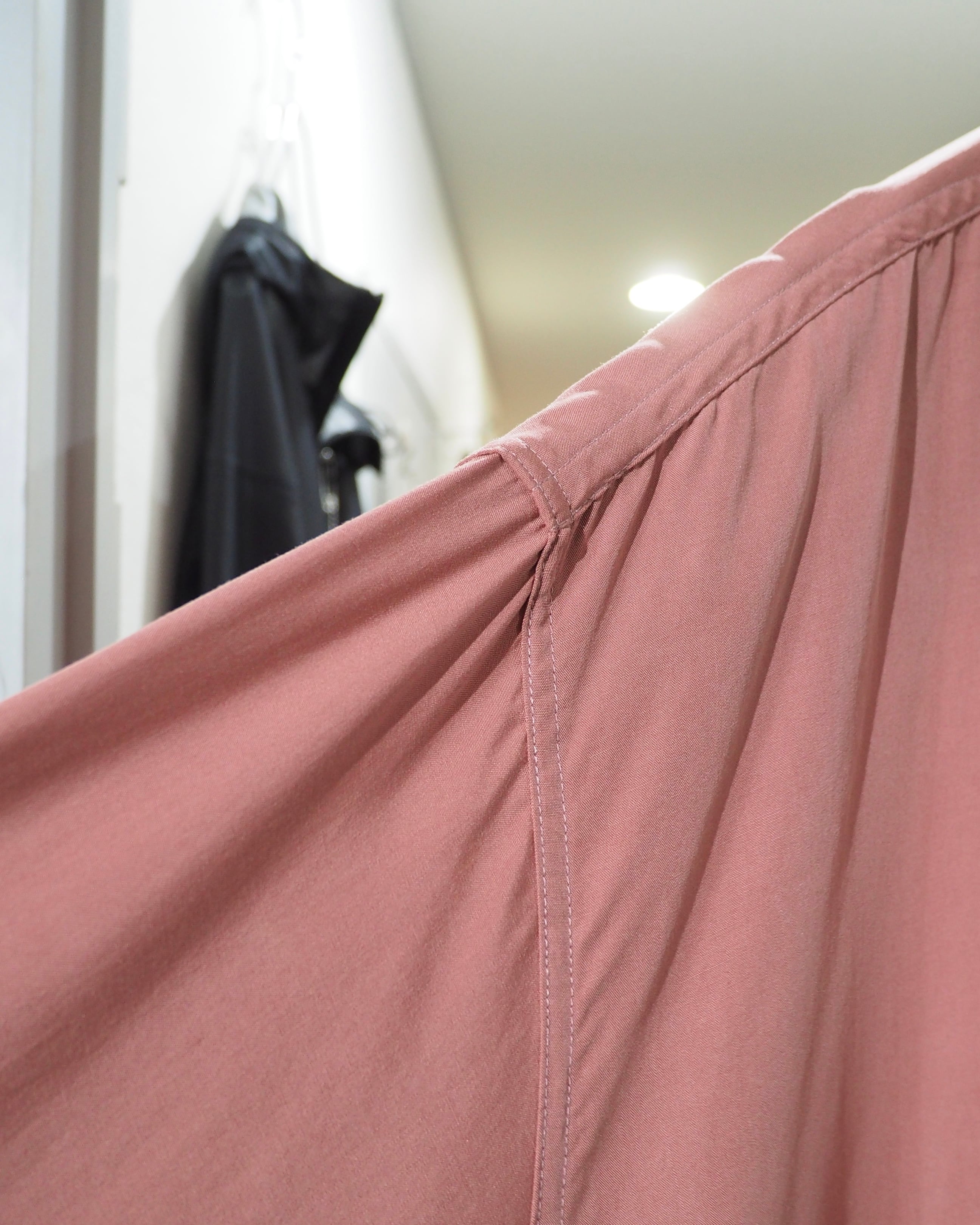 1990s " Allegri ‐ 鈍煤 " Beautiful Dusty Pink Color vintage Drape loose shirt