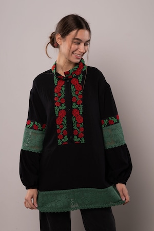 ウクライナ刺繍ヴィシヴァンカ　手刺繍　麻　レディース・フリーサイズ