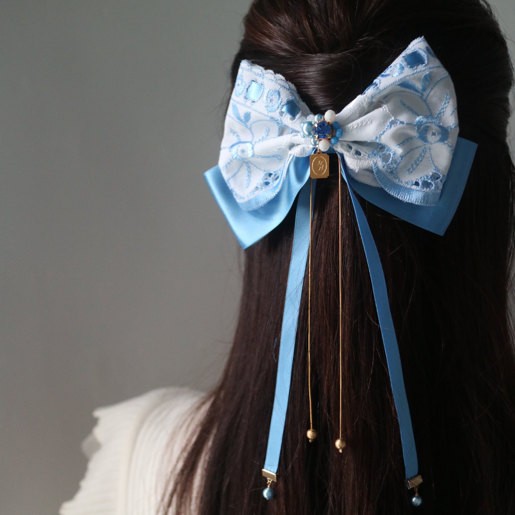 Bleu Azur ― ブルー|英国刺繍レース リボンクリップ
