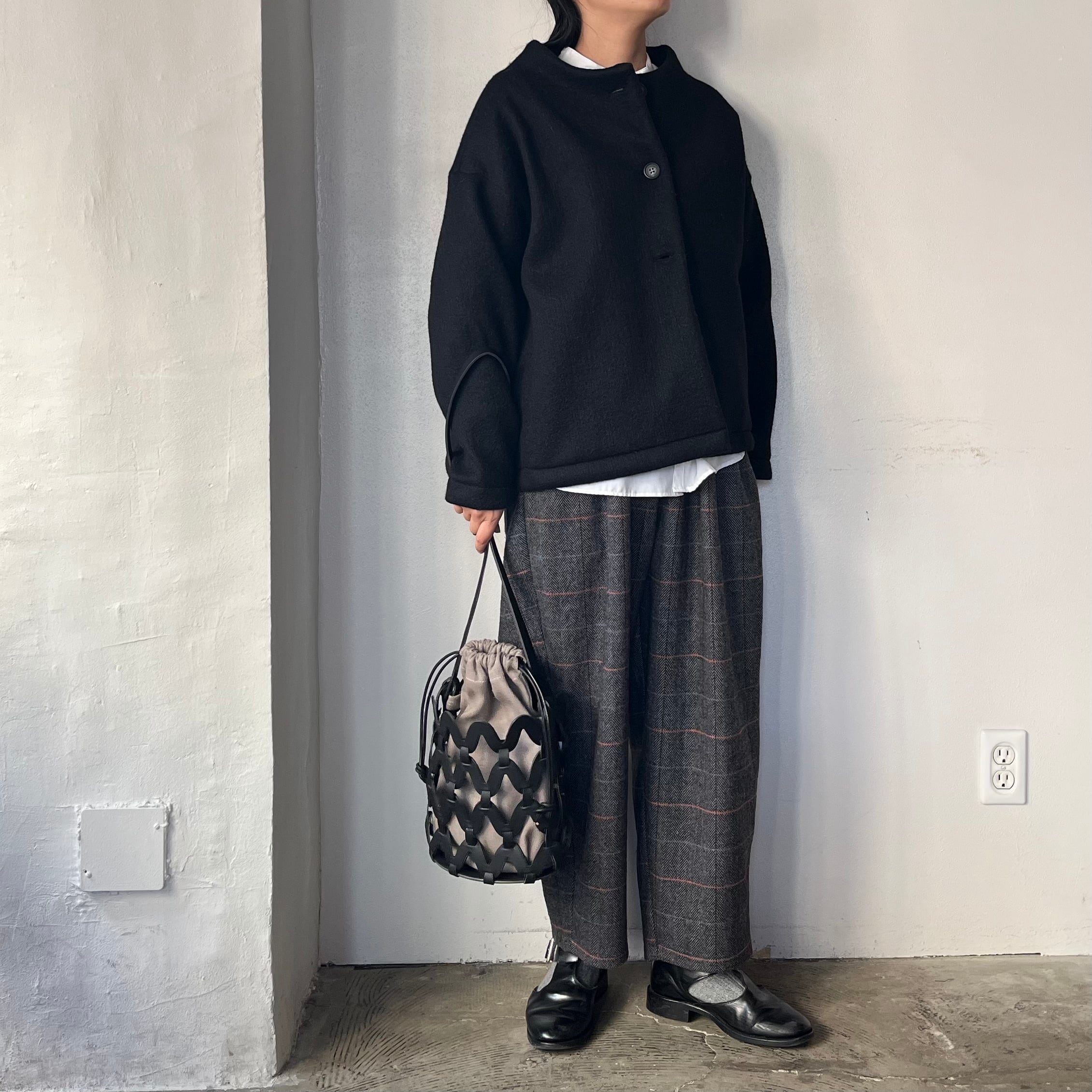 Houttuynia cordata ヘリンボーンチェック テーパードパンツ