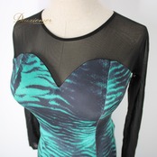 社交ダンス 衣装 スタンダード ドレス ワンピース パーティ衣装 オールシーズン グリーン系 青緑 黒 ブラック系 レース バイカラー 長袖 派手 ダンス衣装 フルスカート 袖あり おしゃれ 着やすい 伸縮性 120cm丈 フィット感 レディース パーティー 競技会 スタイル 艶やか エレガント 鮮やか 柄物