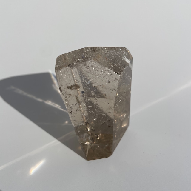 虹がキラキラ◎スモーキークォーツ フリーフォーム04◇ Smoky quartz ◇天然石・鉱物・パワーストーン