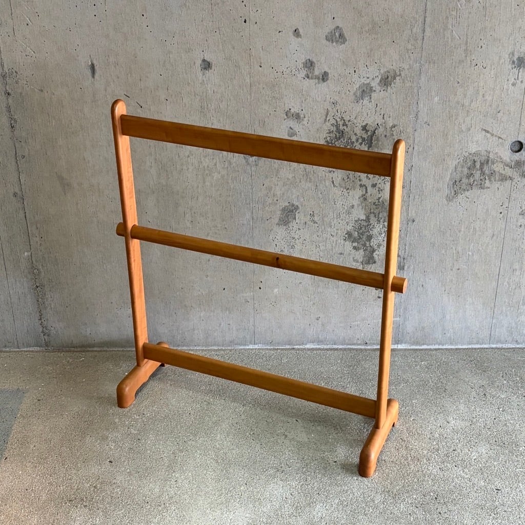 【Vintage】Pearwood quilt rack / towel stand by Pierluigi Ghianda