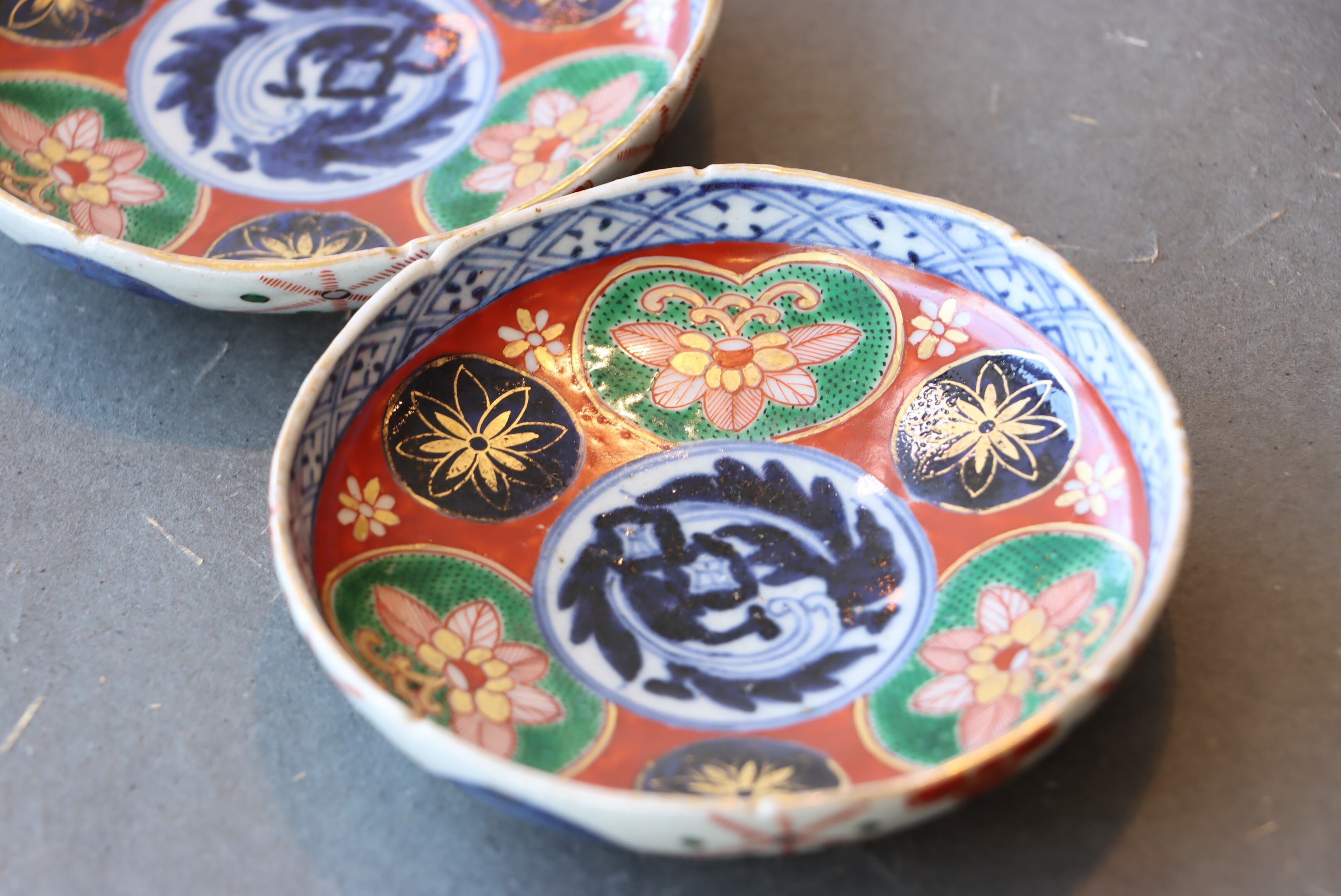 伊万里焼 色絵 花七宝瓔珞文 小皿/Imari small plate | (有)新原美術