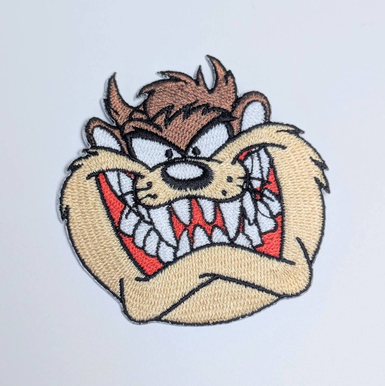 送料無料！ ☆刺繍アイロンワッペン☆【 Looney Tunes ( ルーニー