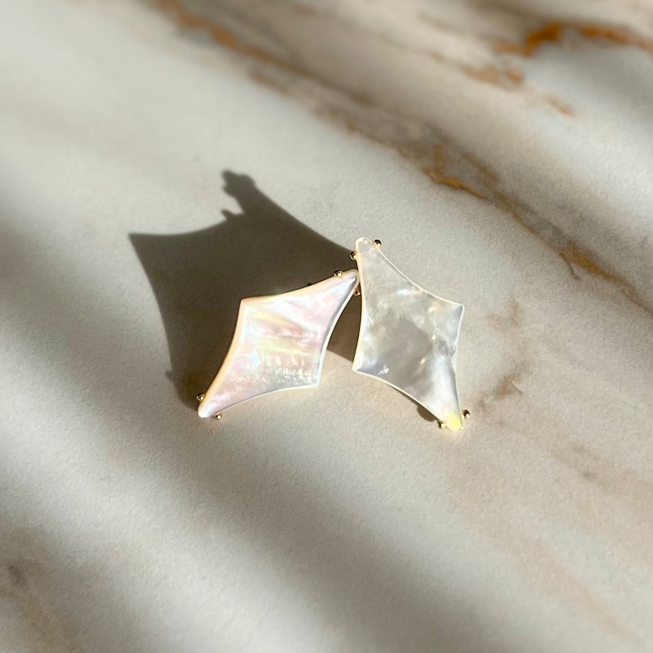 Teresaダイヤシェイプピアス