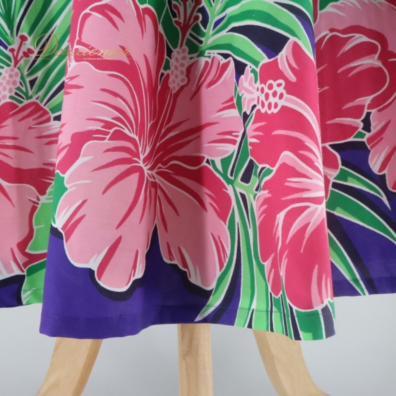 フラダンス 衣装 ワンピース ドレス Hula Ku パープル系 日本製 ワンショルダー ハイビスカス柄 シンプル かわいい 華やか 鮮やか 大人っぽい 上品 紫 ピンク ハワイアン アロハ ハワイアンプリント フラ ダンス レッスン 練習 おしゃれ セクシー