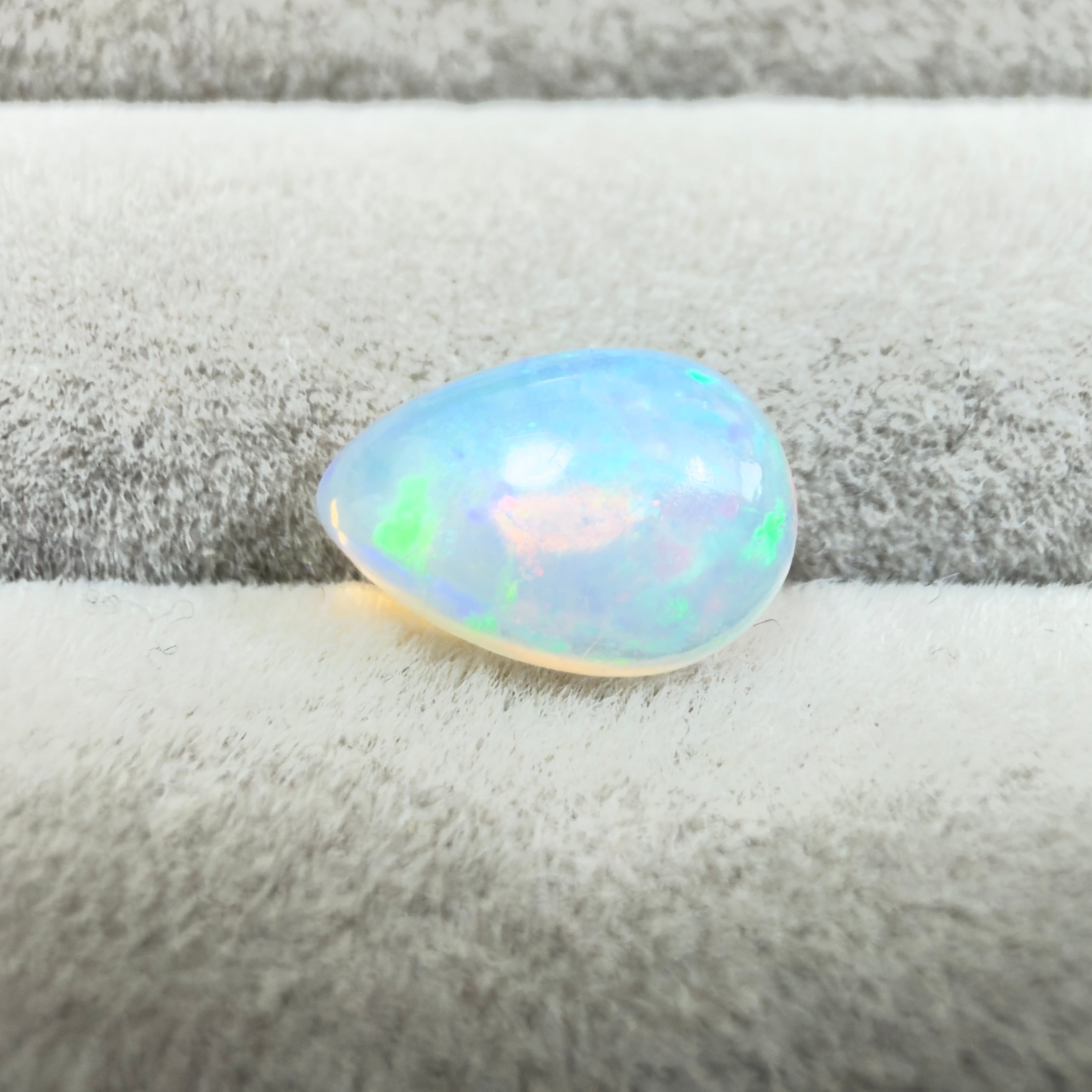 オパール】 ルース エチオピア産 0.87ct | たからいしルース