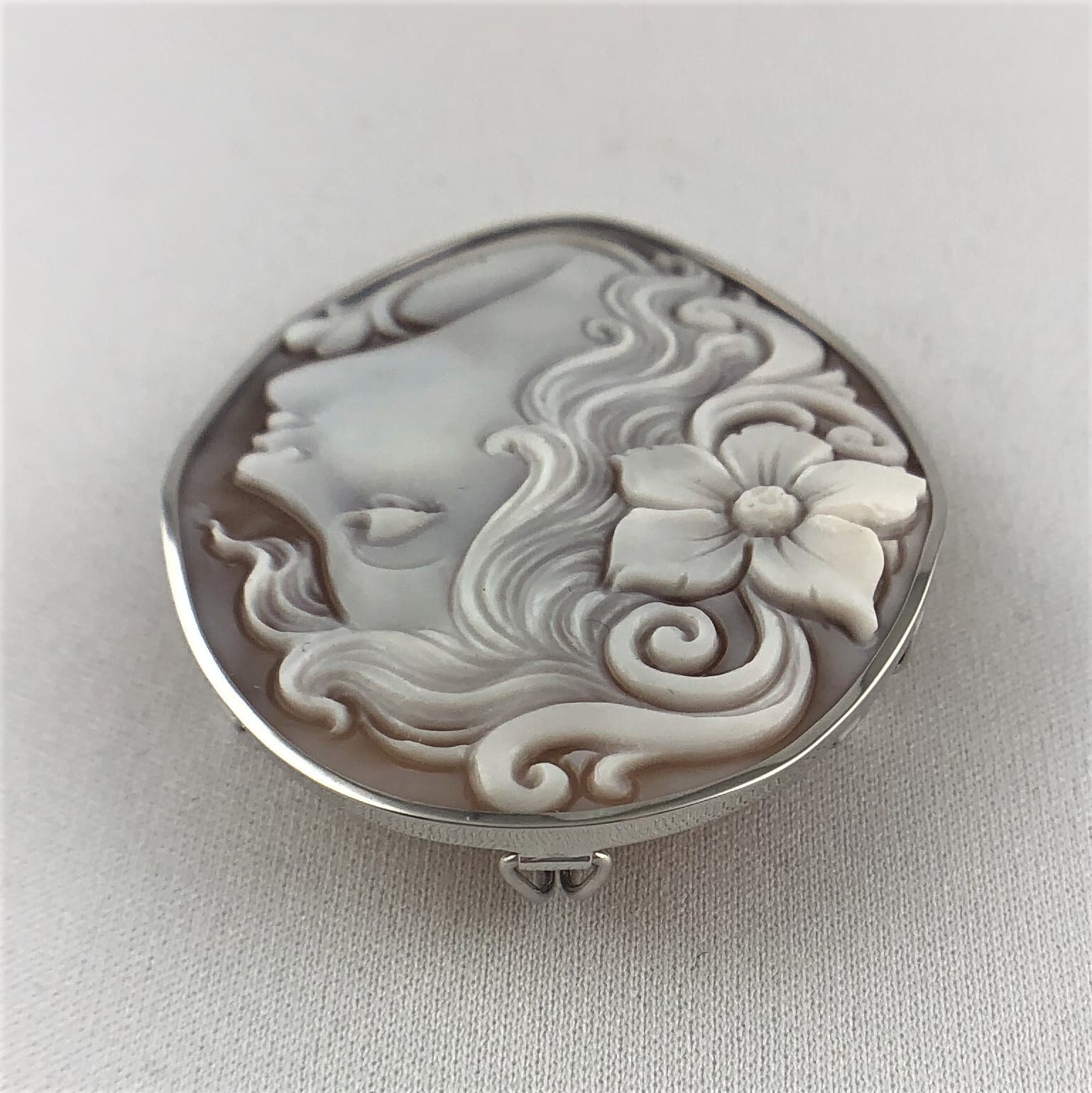 K18/WG Cameo Brooch | Cosmic Cameo Tokyo