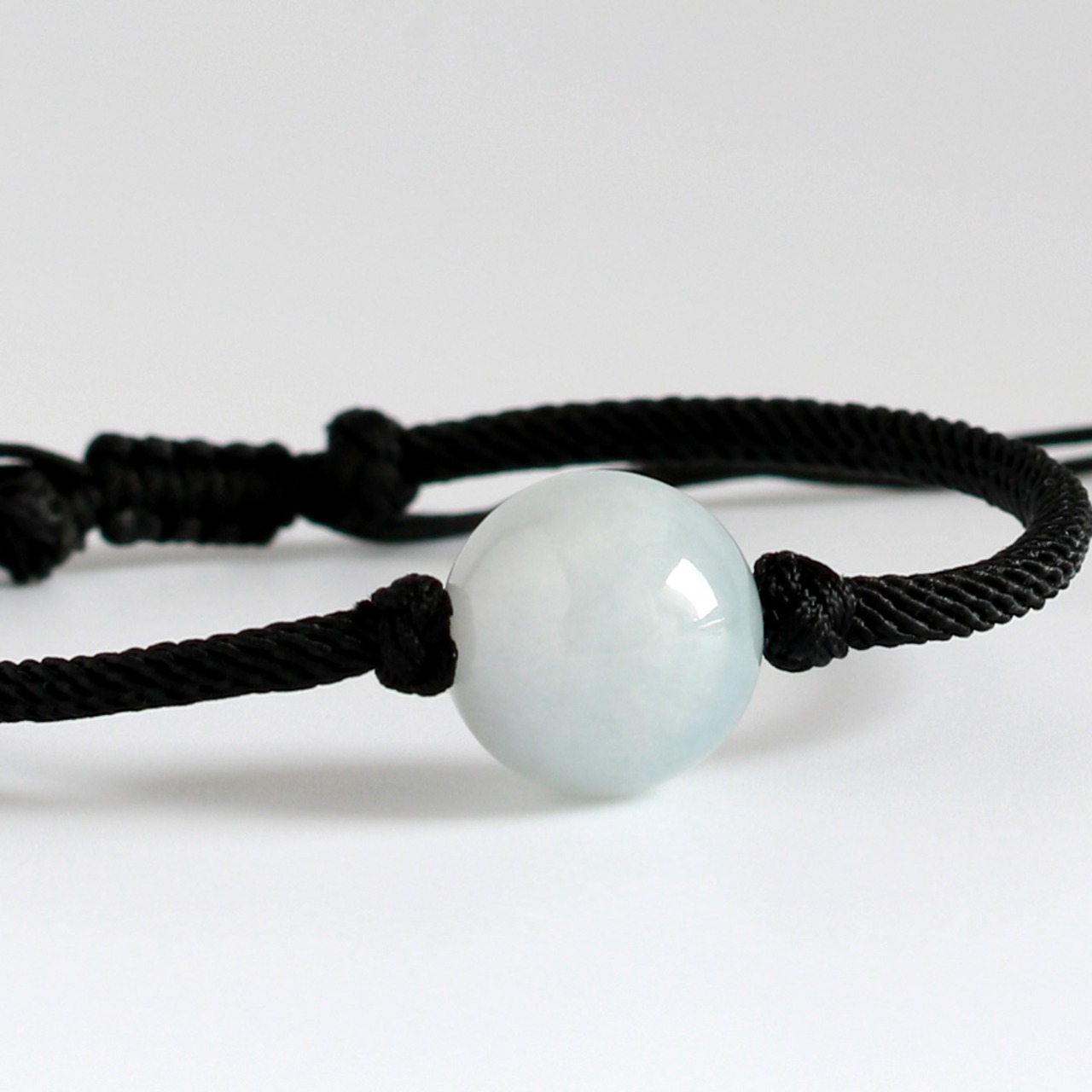 何とも言えない色味が特徴！ 大粒翡翠 紐ブレスレット ラベンダー翡翠 A貨翡翠 jd_br1040