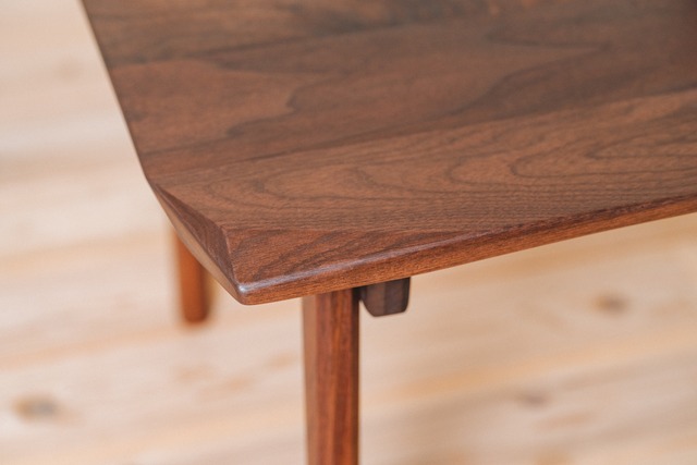 ウォールナット無垢材 ローテーブル｜天然木の高級リビングテーブル