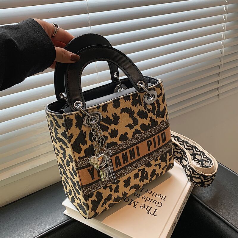 オータムウィンターレオパードプリント柄 秋物 冬物 メッセンジャーバッグ 手作りハンドバック86249755961