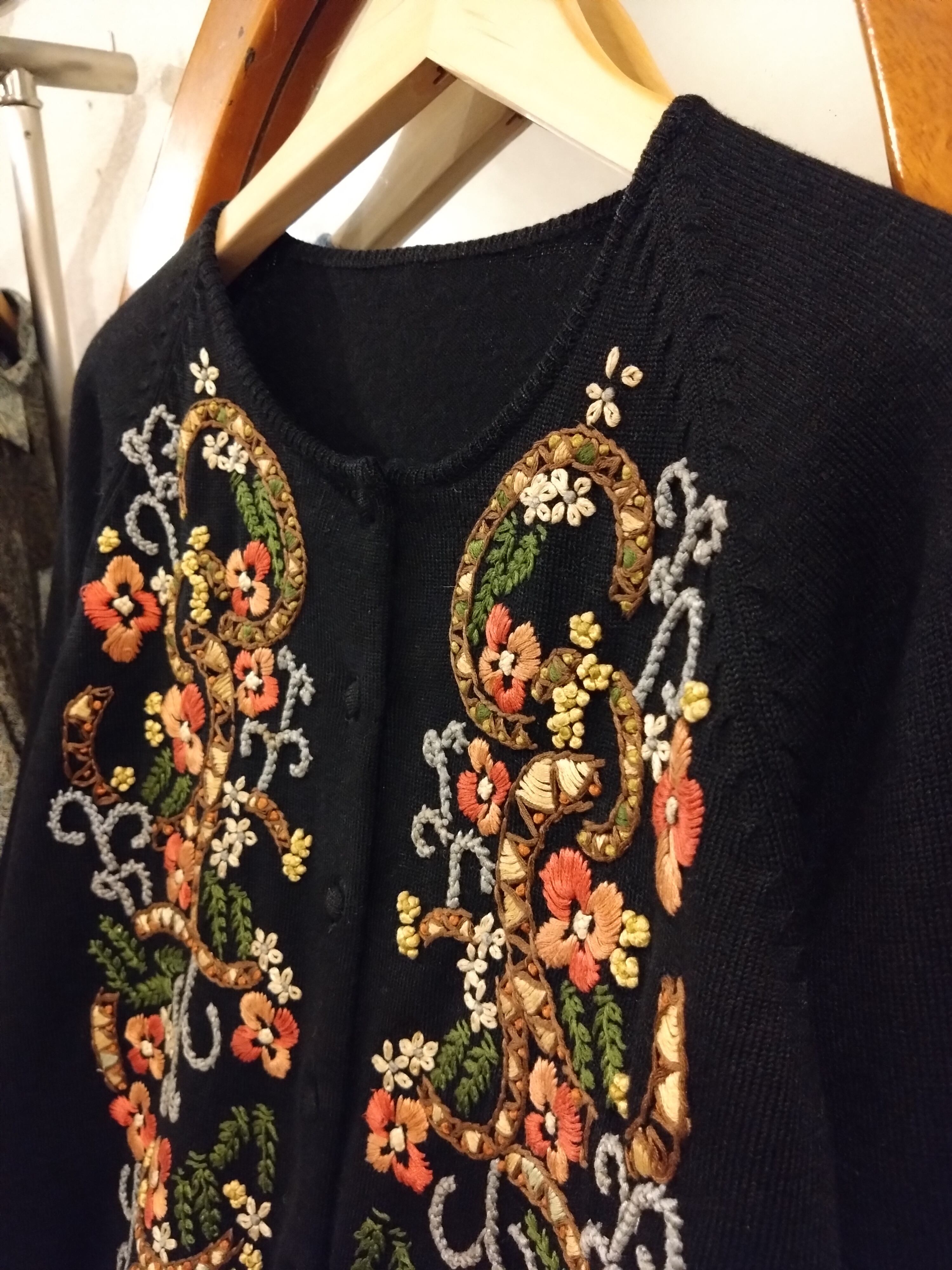 黒花刺繍レトロカーディガン/国産古着昭和アンティークビンテージ 