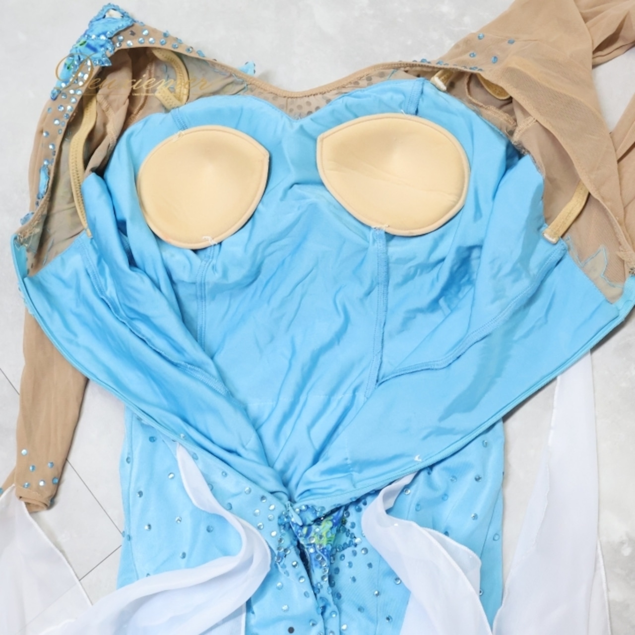 社交ダンス 衣装 スタンダードドレス ワンピース ドレス スタンダード 水色 フロート レース デモ 競技 ダンス パーティ 発表会 白 グラデーション Leirena レイリーナ ブルー系 ホワイト系 フリル 可愛い エレガント スタイリッシュ 青色 発表会用